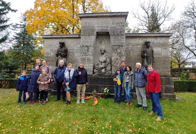 Ukranisches Denkmal Rastatt, Ukrainer in Karlsruhe