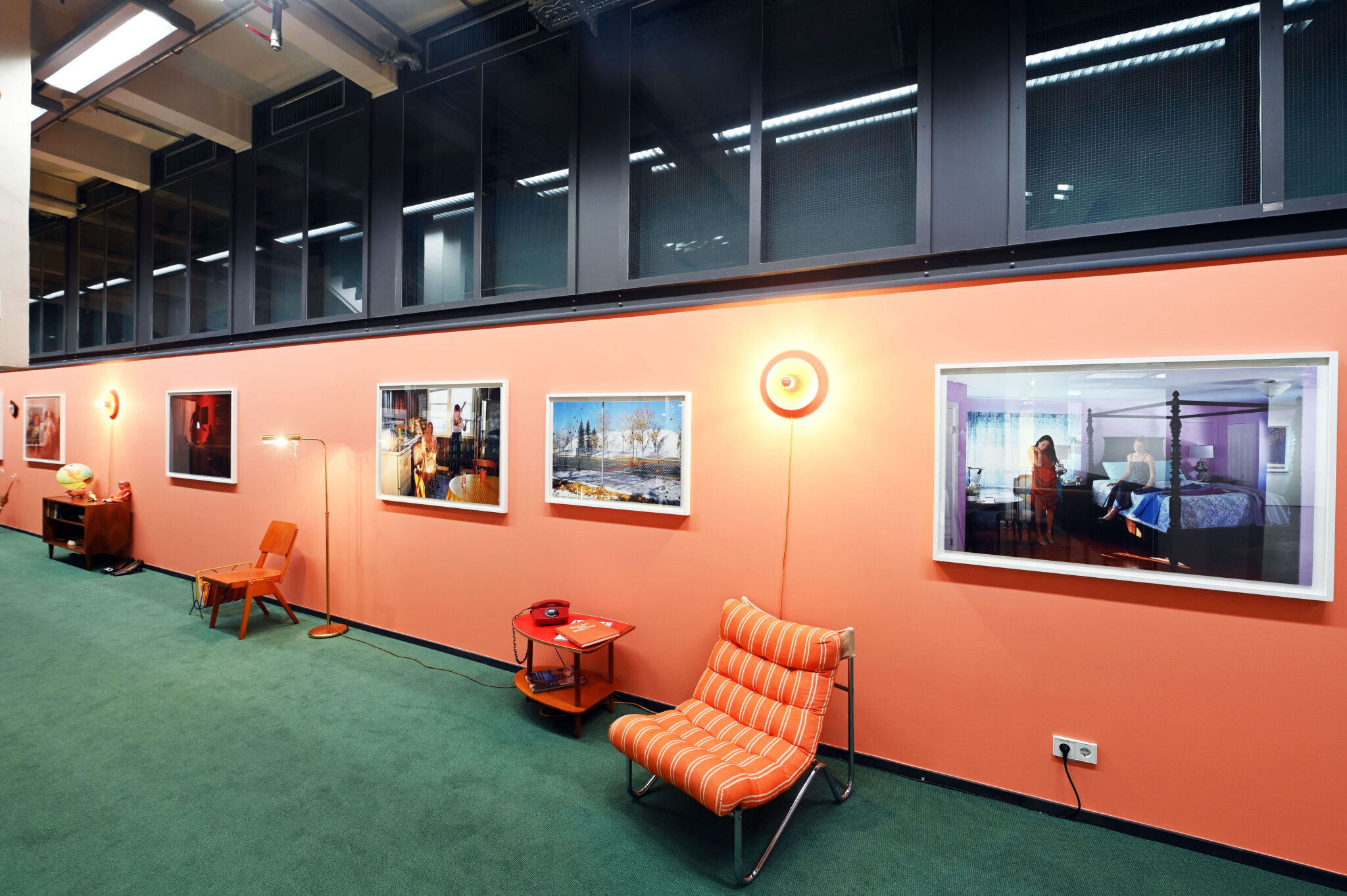 „The Plural Life of Furniture“ Spendenaktion für die Ukraine